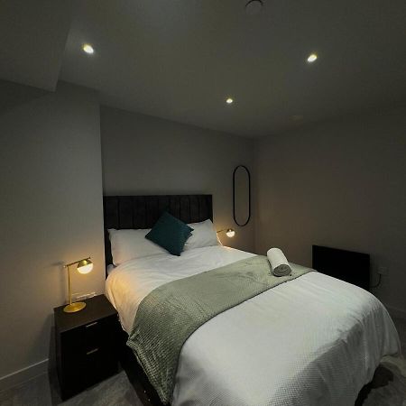Modern 2-Bedroom Apartment In Heart Of ลิเวอร์พูล ภายนอก รูปภาพ