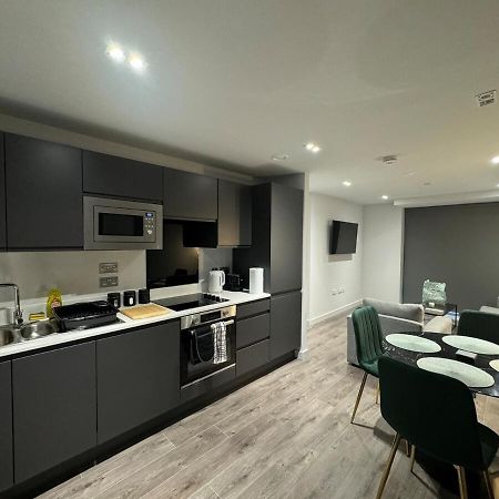 Modern 2-Bedroom Apartment In Heart Of ลิเวอร์พูล ภายนอก รูปภาพ