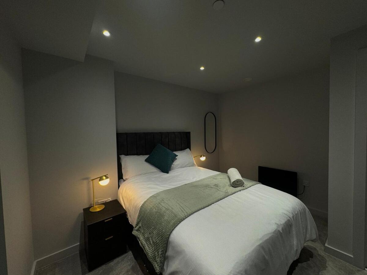Modern 2-Bedroom Apartment In Heart Of ลิเวอร์พูล ภายนอก รูปภาพ