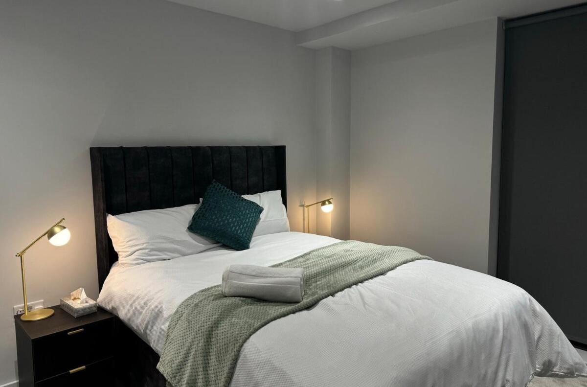 Modern 2-Bedroom Apartment In Heart Of ลิเวอร์พูล ภายนอก รูปภาพ