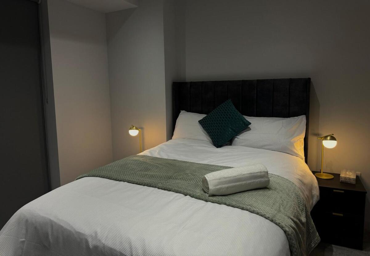 Modern 2-Bedroom Apartment In Heart Of ลิเวอร์พูล ภายนอก รูปภาพ