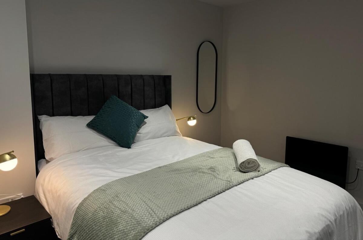 Modern 2-Bedroom Apartment In Heart Of ลิเวอร์พูล ภายนอก รูปภาพ