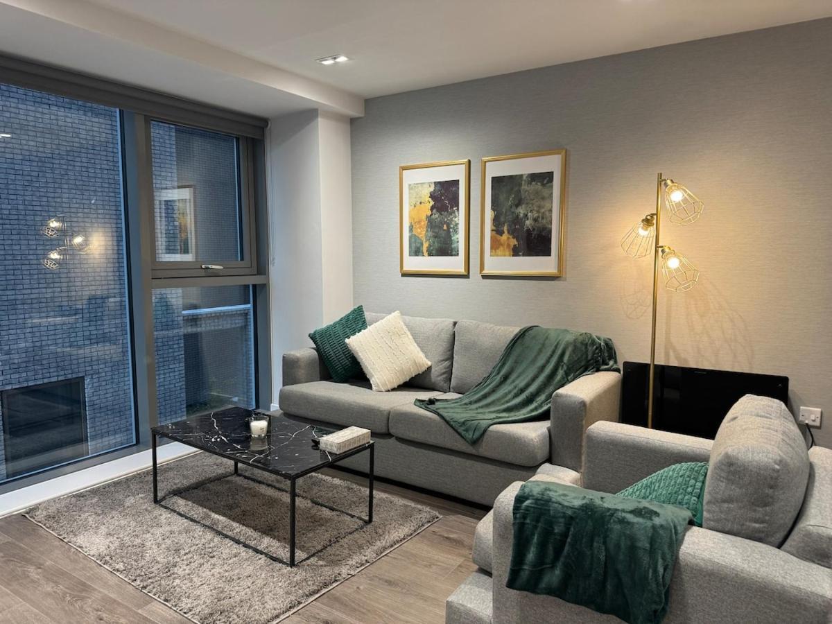 Modern 2-Bedroom Apartment In Heart Of ลิเวอร์พูล ภายนอก รูปภาพ
